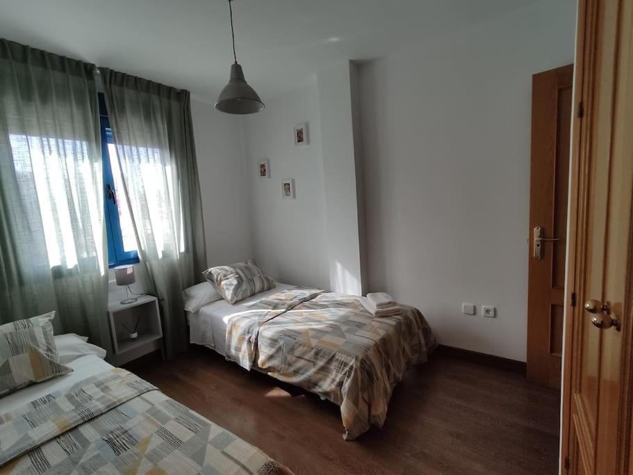 Ayala Beach Apartment มาลากา ภายนอก รูปภาพ