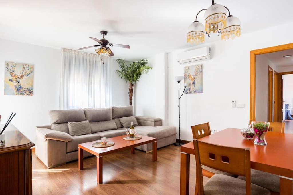 Ayala Beach Apartment มาลากา ภายนอก รูปภาพ