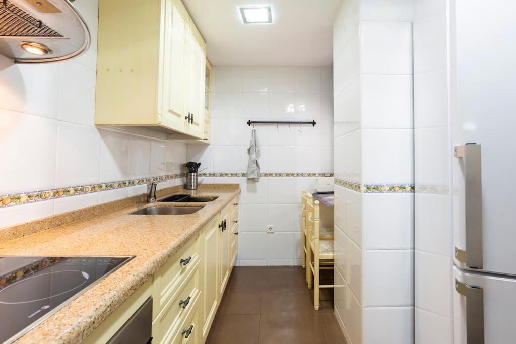 Ayala Beach Apartment มาลากา ภายนอก รูปภาพ